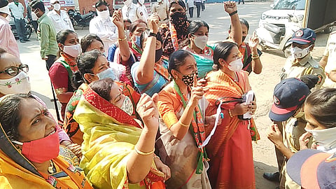 मंत्री यशोमती ठाकूर यांचा भाजप महिला आघाडीने केला निषेध 