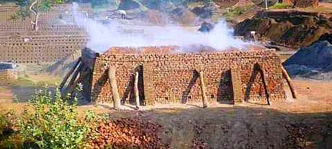 In Parbhani district, shocking information has come to light that more than 25 brick kilns are all unauthorized.jpg