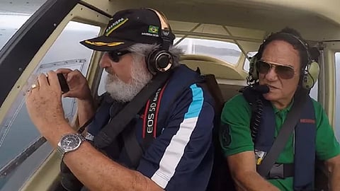Brazil, Ernesto Galiotto, IPhone, phone falls from plane,iral Video
