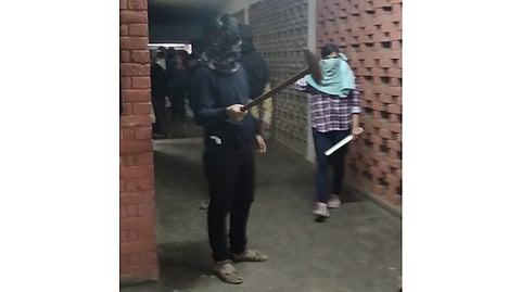 #JNU : 'जेएनयू'मध्ये पुन्हा राडा; विद्यार्थी संघटनेची प्रमुख जखमी
