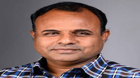 Literary writer Sanjay Kalmakar has said that he has faith in the print media