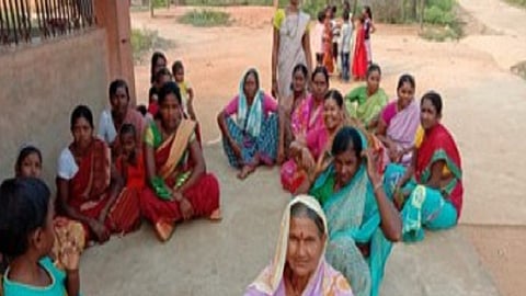 Implement wine ban properly in gadchiroli district 