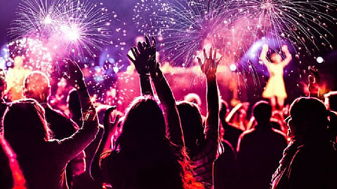 New Year 2021: न्यू इअर पार्टीचे प्लानिंग करताय, मग ही काळजी घ्या !