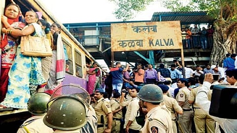 एकही लोकल नाही आमच्या कामाची! 