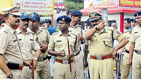 घेतली लस, आता बिनधास्त बंदोबस्त! 