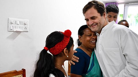 राजम्मांना भेटताच राहुल गांधी गहिवरले