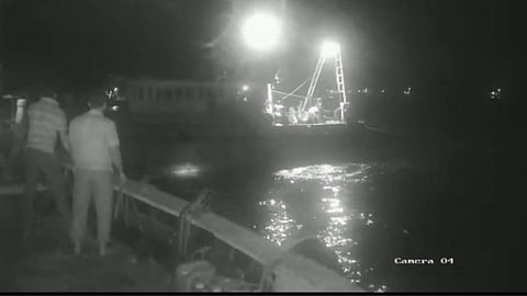 Infiltration of offshore high speed trawlers Taking advantage of the darkness again attacked the patrol boat kokan marathi news