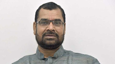 सदाभाऊंचा सरकारवर घणाघात; शेतक-यांना मदत म्हणजे काेपराला गूळ लावून हाताने चाटणं