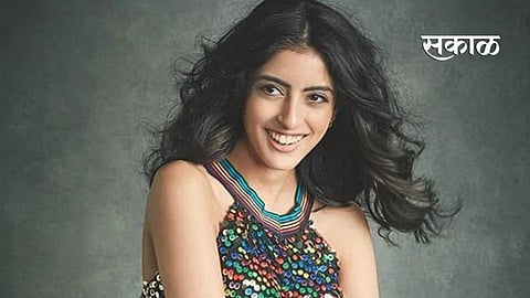 grand daughter of big b Amitabh bachchan navya naveli nanda reply to a social media user who asked her to get a job