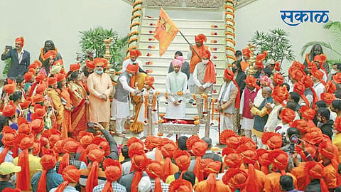 नवी दिल्ली - नवीन महाराष्ट्र सदनातील शिवजयंतीनिमित्त शिवरायांचा पाळणा आयोजित करण्यात आला.