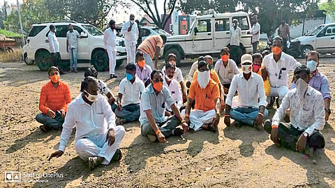 शिवसेनेच्या पदाधिकाऱ्यांना मारहाण, काळचौंडीत प्रकार; आंदोलनानंतर पोलिसांकडून तक्रार दाखल