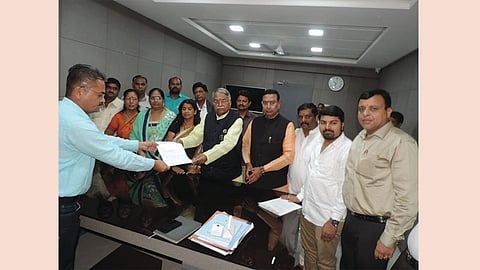 Complaint by  Shiv Sena to Collector  against Harshavardhan Jadhav 
