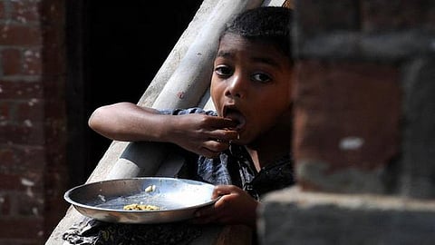 भारतातील कुपोषणाचा रिपोर्ट धक्कादायक ! राष्ट्रीय पोषण आहार सर्वेक्षणातून धक्कादायक माहिती आली समोर