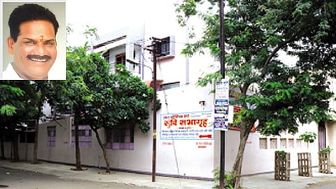 सोलापूर - उद्योजक उडता यांच्यातर्फे शैक्षणिक व सामाजिक उपक्रमासाठी विनामोबदला उपलब्ध सुवि सभागृह.