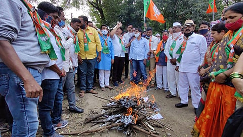 Holi of electricity bill from BJP in Nagar district shouting slogans against the government