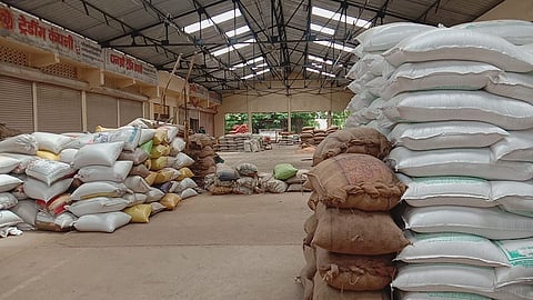 Vegetables, grain deregulated; The market committee will lose crores of rupees Aurangabad  News