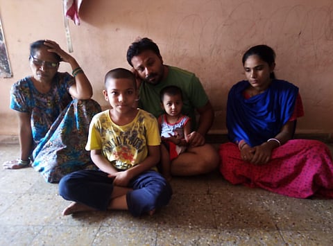 घर खर्चासाठी पत्नीचे दागिने ठेवले गहाण 