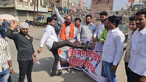 मराठा क्रांती मोर्चाचे जोडे मारो आंदोलन 
