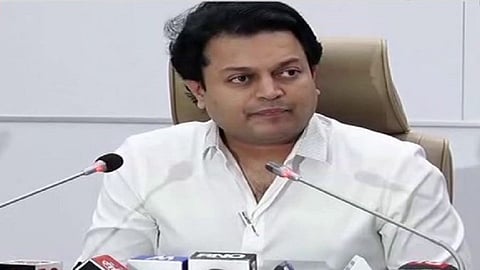 वैद्यकीय अभ्यासक्रमाच्या परिक्षांबाबत मंत्री अमित देशमुखांनी कुलगुरूंना दिल्या महत्वपुर्ण सूचना... वाचा