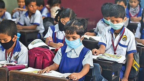 पहिली ते बारावीचा 25 टक्के अभ्यासक्रम कपात; शिक्षण विभागाने काढला अध्यादेश