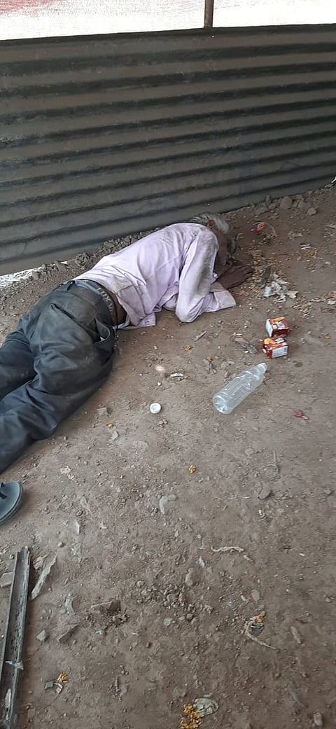  इथे माणुसकीही ओशाळली! तो तडफडून मेला, कुणी जवळही नाही गेला... 