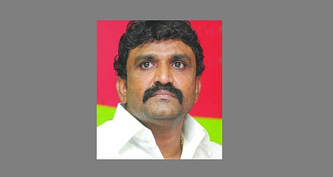 Bulldozer on Santosh Ambekar's Four floors bungalow