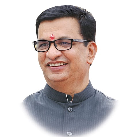  Revenue Minister Thorat Home Quarantine