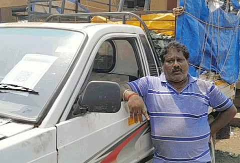 Beating by police Business man sindudurg  