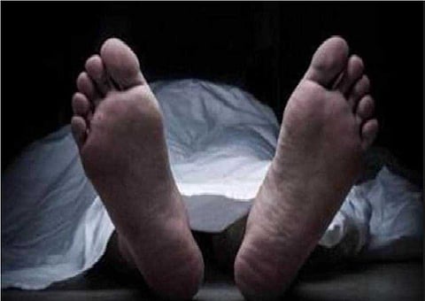 youth died by falling in well at chimur of chandrapur 