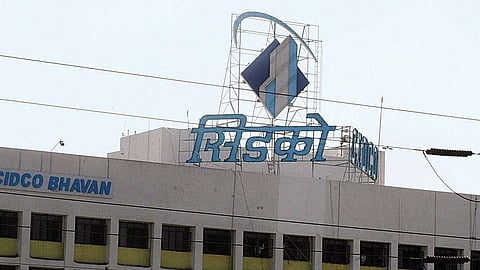 सिडकोच्या पणन विभागाच्या दुर्लक्षामुळे ग्राहकांना फटका; विलंब शुल्काची आकारणी सुरूच