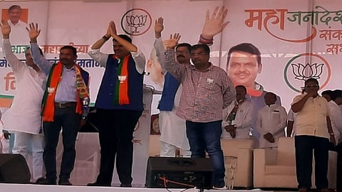 विरोधकांचे "आधे इधर, आधे उधर' 