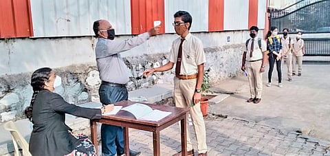 दौंडमध्ये पहिल्या दिवशी फक्त दहा टक्केच उपस्थिती