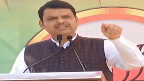 दिल्लीतील मातोश्रींच सेनेला ऐकावं लागतं - देवेंद्र फडणवीसांची उद्धव ठाकरेंवर टीका