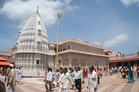 व्यवस्थापनाचे "विद्यापीठ' शेगाव येथील श्रीगजानन महाराज संस्थान 