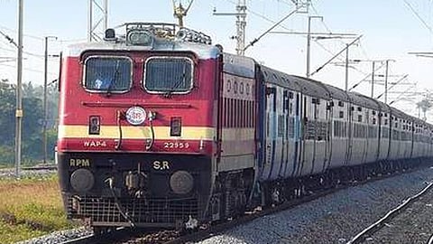 रेल्वे सणासुदीसाठी १९६ गाड्या सोडणार 