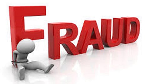 one customer baer fraud from a any policy agents in ratnagiri