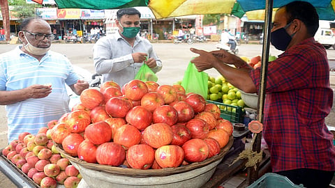 Vegetable Market Reopened After Lockdown Kolhapur Marathi News