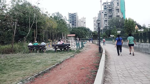 पुणे : उद्यानात येणाऱ्यांकडून नियमांची पायमल्ली
