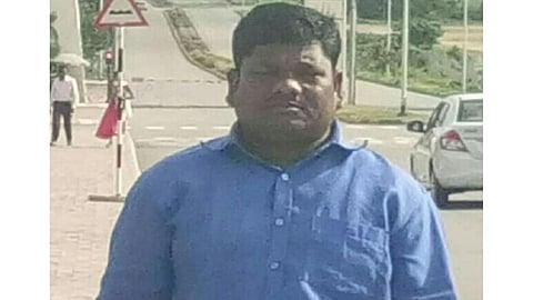 Ex sarpanch shot dead by Naxals
