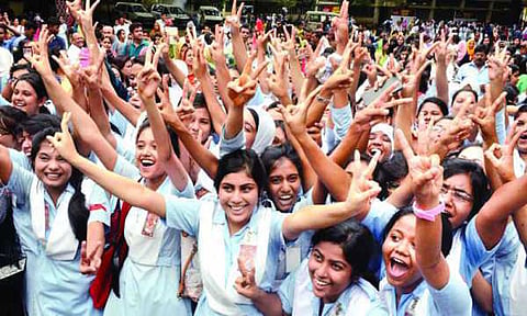 दहावीत नाशिक विभागात मुलींची सरशी ! विभागाचा निकाल ९३.७३ 
