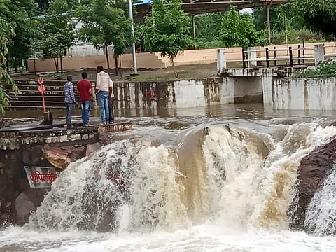 people came Kapileshwar shiv temple at Kelwad in Savner taluka