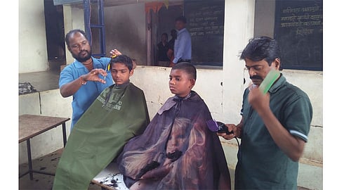 Kolhapur Sachin Hair Cutting In Ashram School Kolhapur Marathi News