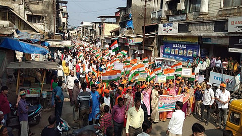 खोपोली : नागरिकत्व सुधार कायद्याच्या समर्थनार्थ जागरुक नागरिक मंचाच्या वतीने रविवारी खोपोलीत काढलेली फेरी. 