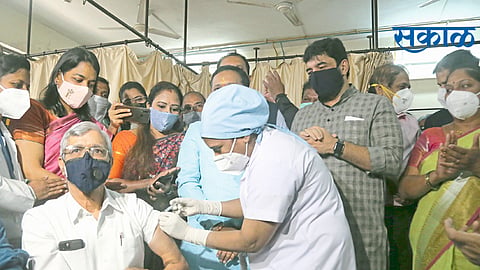 पुण्यात ४३८ जणांना कोरोनाची पहिली मात्रा; ५५ टक्के लाभार्थ्यांची उपस्थिती 
