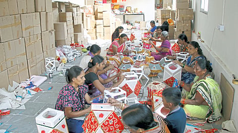 Diwali 2019 : इको फ्रेंडली, पर्यावरणपूरक आकाश कंदिलांना मागणी 