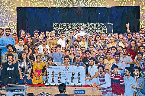 who win mahakarandak