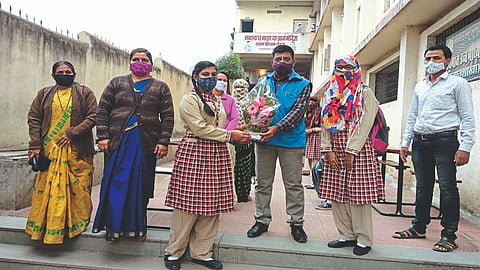 malegaon achool 123.jpg
