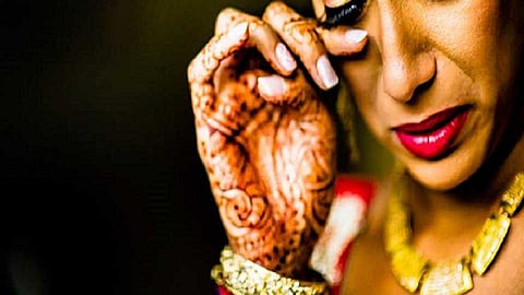 Akola News: Married life ended due to persecution of father-in-law while pregnant