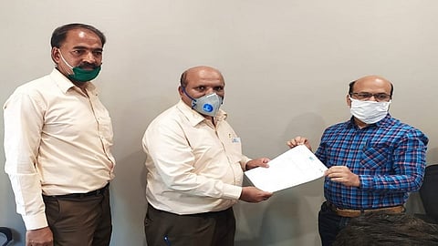 Lotte Parashuram Industrial A ventilator worth Rs 18 lakhs 18 thousand was given to the district hospital