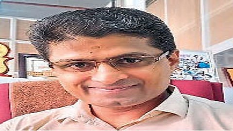 Facilitate the process of experiments in chemistry Dr. Bhalchandra Kakade story by kolhapur